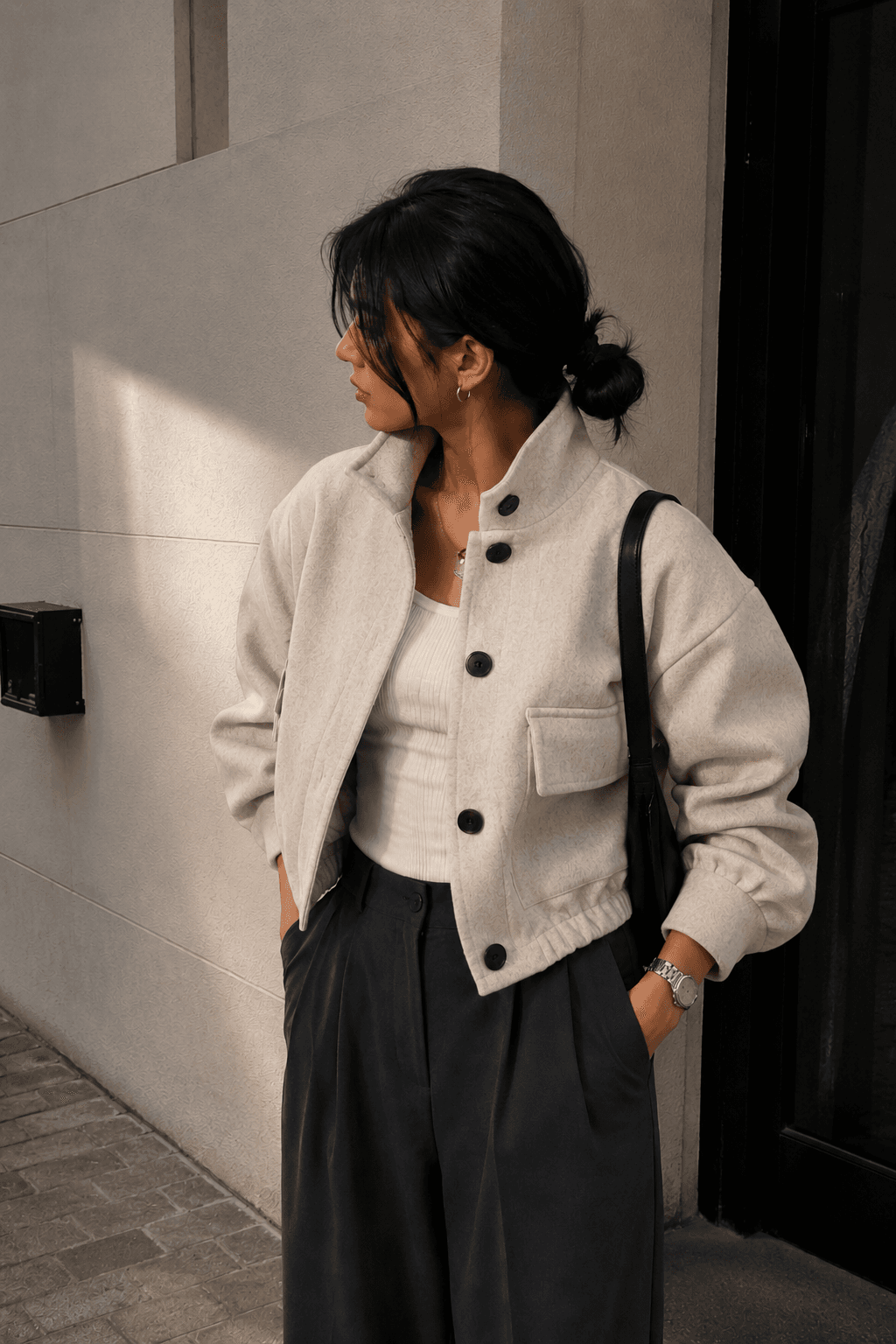 Женская укороченная куртка-бомбер Urban Soft — Абрикос